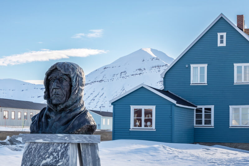 Svalbard history statue of Roald Amundsen