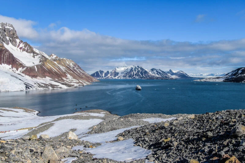 Hornsund in Svalbard on an expedition cruise with PONANT
