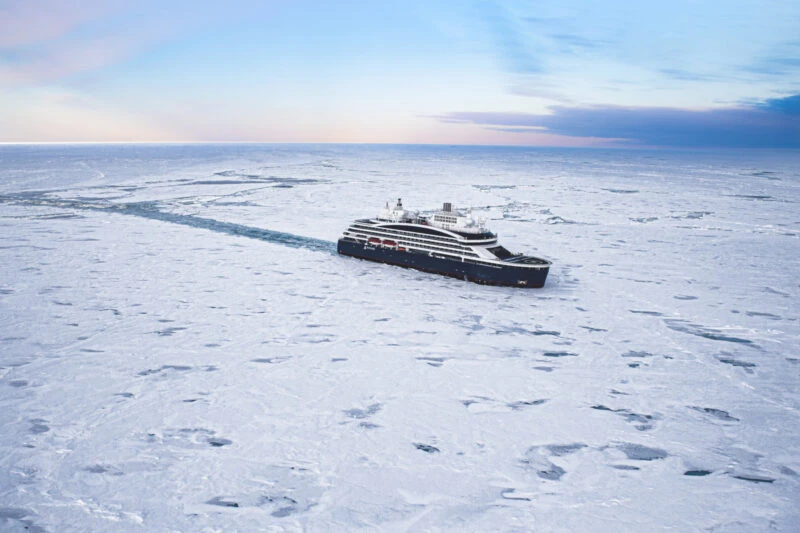 Icebreaker cruise in the pack ice of the Arctic PONANT