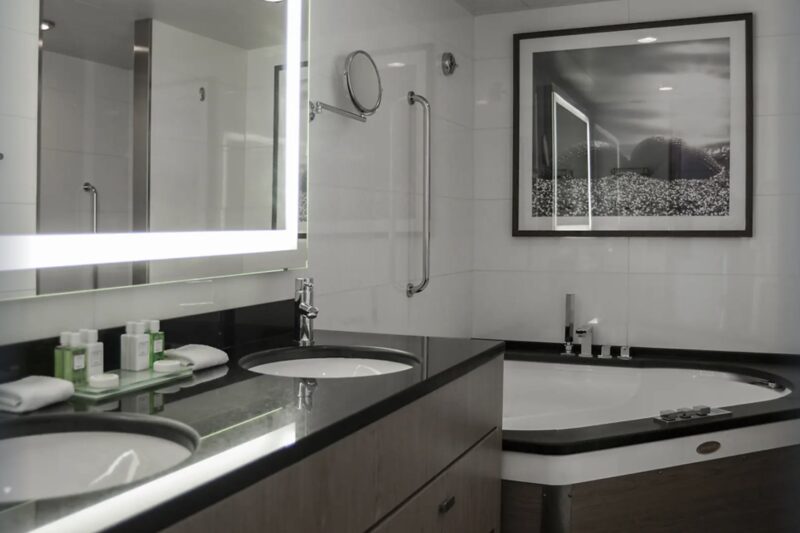 Owners Suite L'Austral Ponant