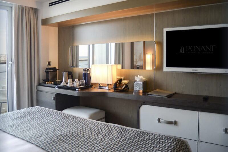 Prestige Stateroom Deck 4 L'Austral Ponant
