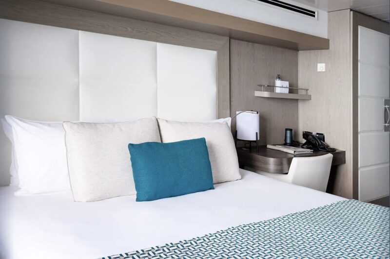 Prestige Stateroom Deck 5 L'Austral Ponant 3