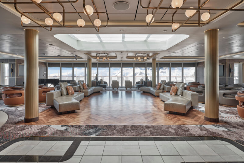 Silver Endeavour Observation Lounge