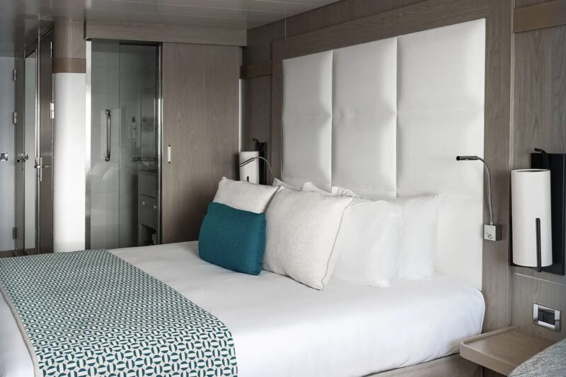Superior Stateroom Deck 3 L'Austral Ponant 3