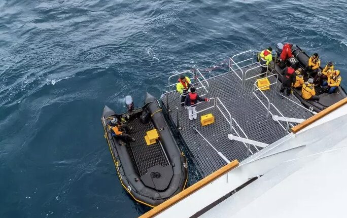 Ultramarine Zodiac loading