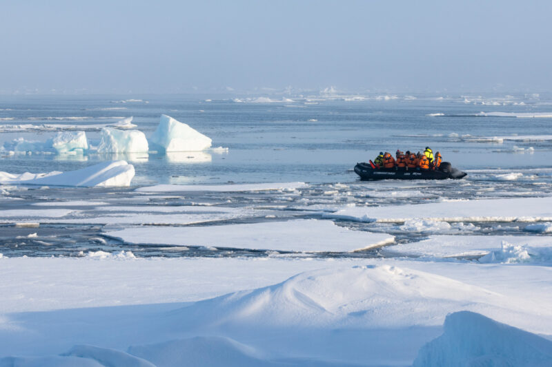 Zodiac cruise on an icebreaker cruise in Greenland PONANT